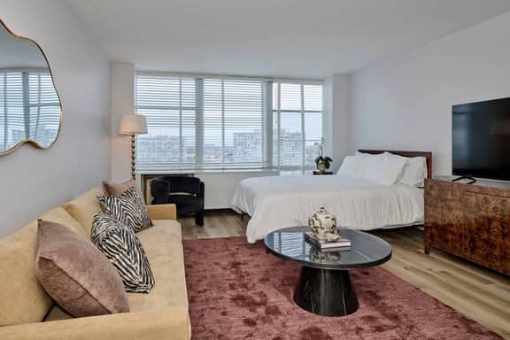 Studio Near McCormick & Downtown | Work Ready - Image 2