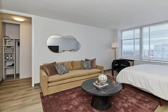 Studio Near McCormick & Downtown | Work Ready - Image 2