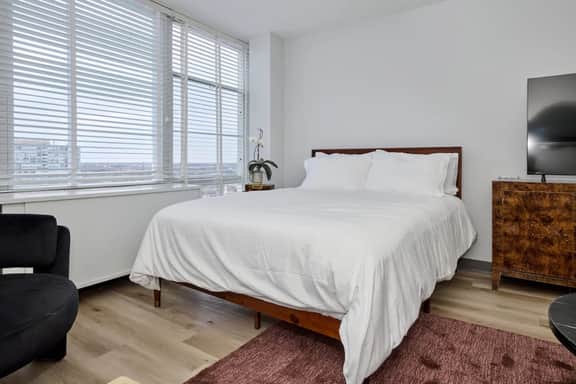 Studio Near McCormick & Downtown | Work Ready