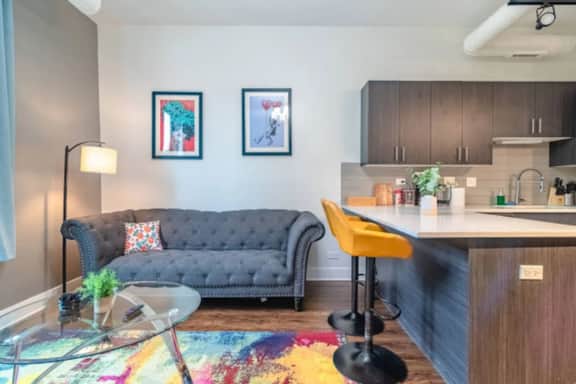 Stylish friendly 3BR Suite | Near McCormick