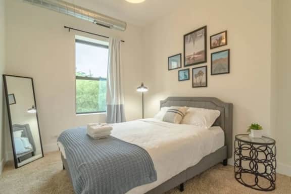 Stylish friendly 3BR Suite Near McCormick