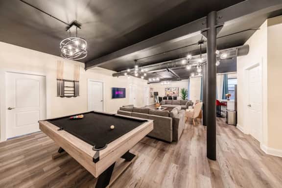 Chicago 4BR Hideaway Close to Downtown & Museums