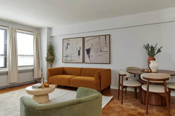 Lakeview stay with 55" TVs *Walk to Lake + Golf