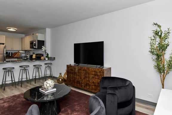 Skyline Views 1BR Near * Dunbar Park Lake Meadows - Image 2