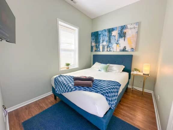 Spacious 2BR Family Chicago Oasis in Irving Park