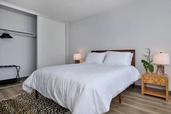 1BR Urban Retreat | Skyline Views