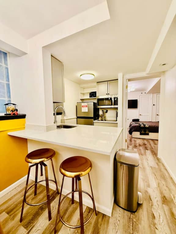 2BR Near Oak Street Shopping Chicago Gold Coast