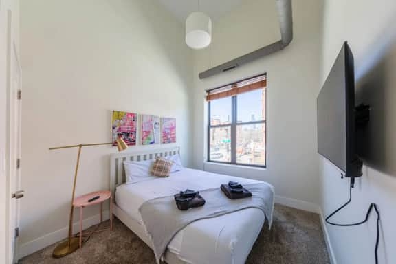 3BR Oasis Near UIC & McCormick | Smoke OK
