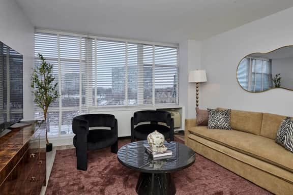 City Views Escape Modern 1BR Near | McCormick - Image 3