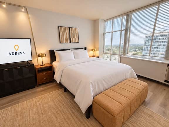 Downtown Chicago | Studio | Sleeps 4 - Image 5