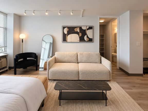 Stylish Studio | Downtown Chicago | Sleeps 4 - Image 5
