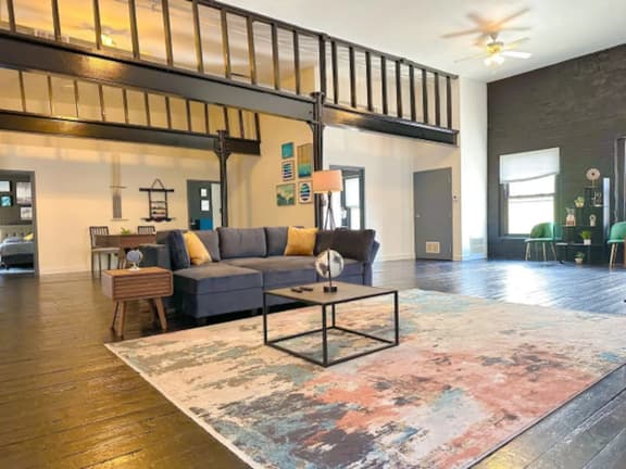 Luxury 5BR South Loop Near McCormick + Pool Table