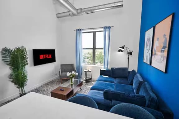Modern 3BR  420 Friendly Near McCormick & Lakefront