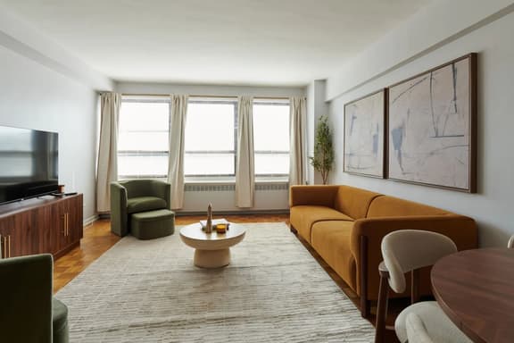 Lakeview stay with 55" TVs *Walk to Lake + Golf