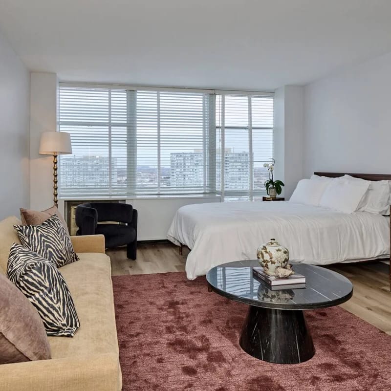 Studio Near McCormick & Downtown *Work Ready